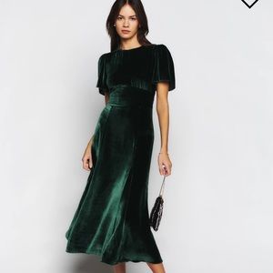 NWT Reformation Quinne Velvet Dress, Green sz 4